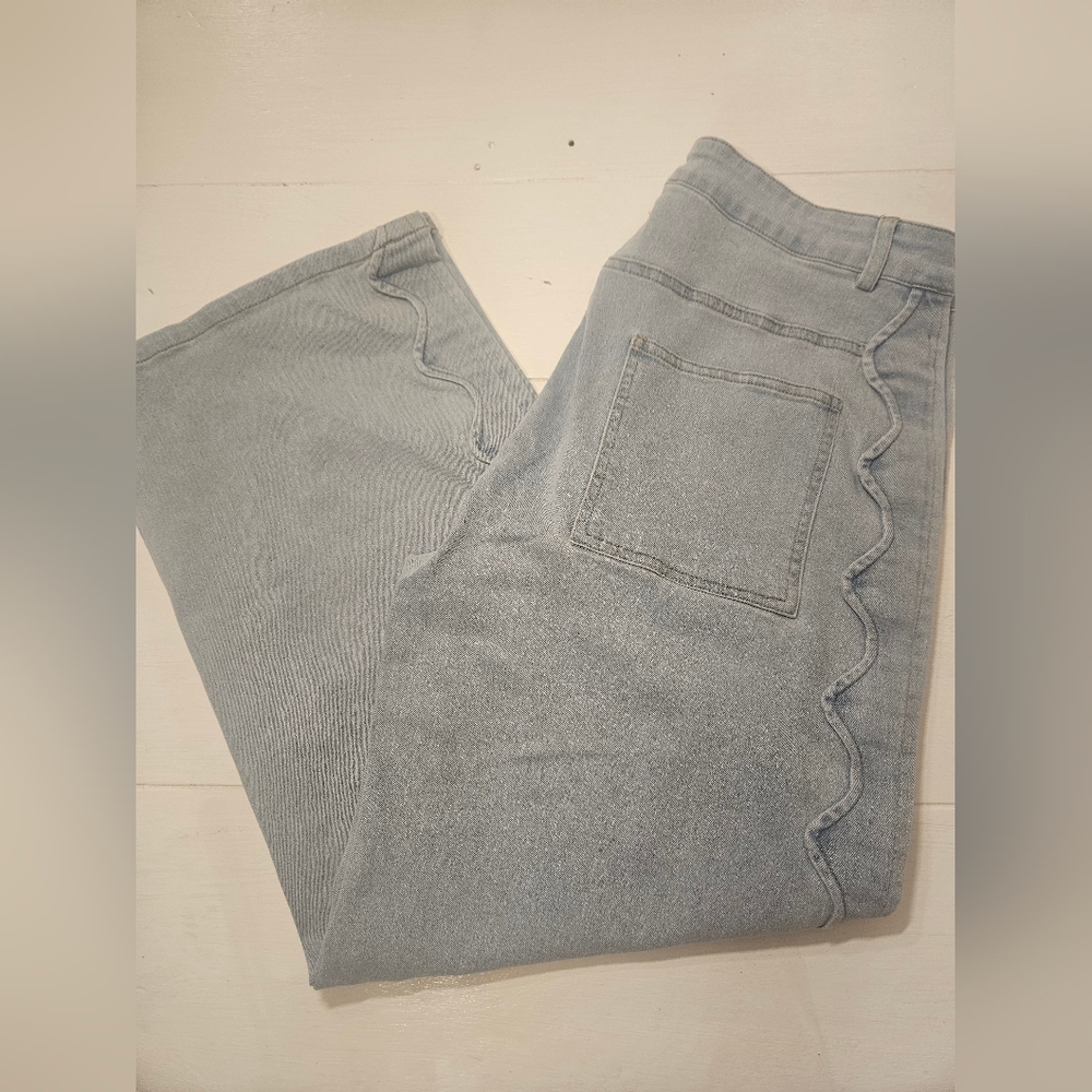 Entro Women's Straight Leg Jeans in Light Gray